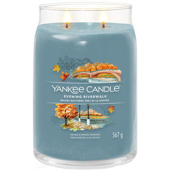 Evening Riverwalk Signature Candle (večerná prechádzka pri rieke) - Vonná sviečka
